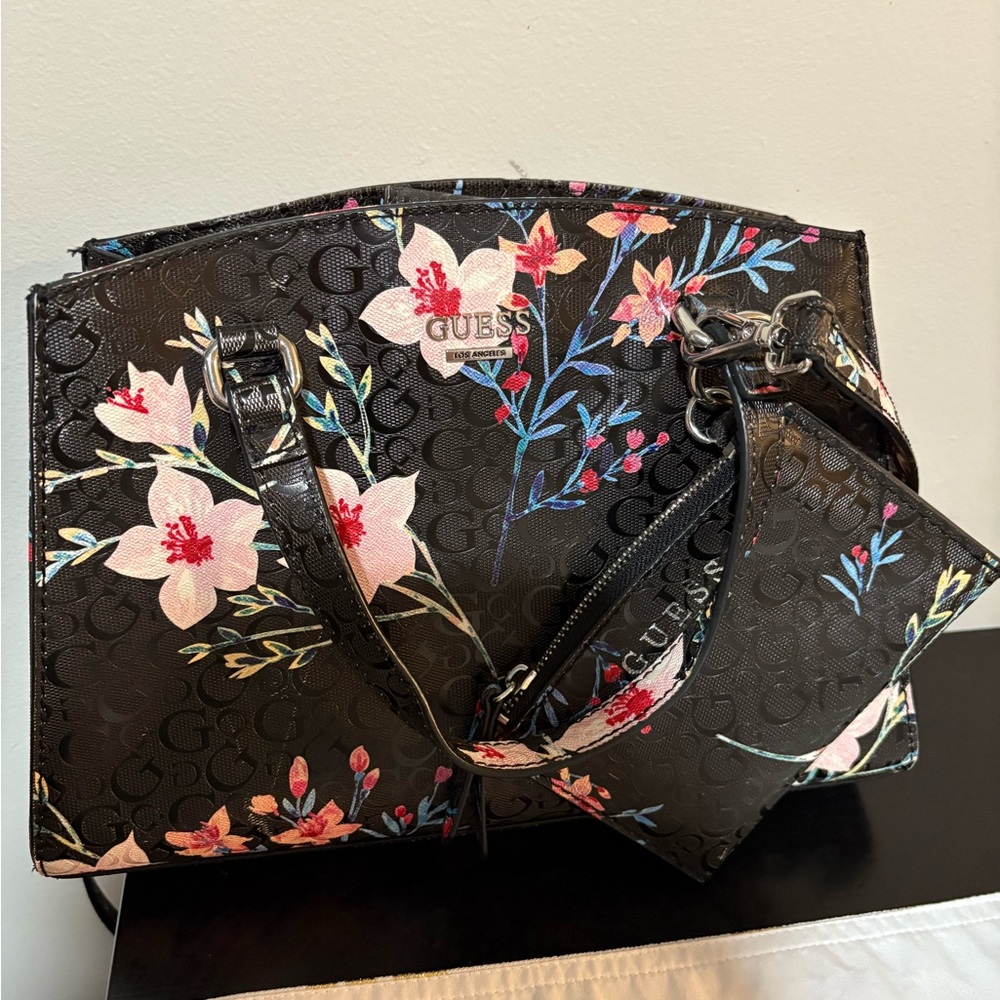 GUESS Black and Pink Floral Shoulder Bag Set